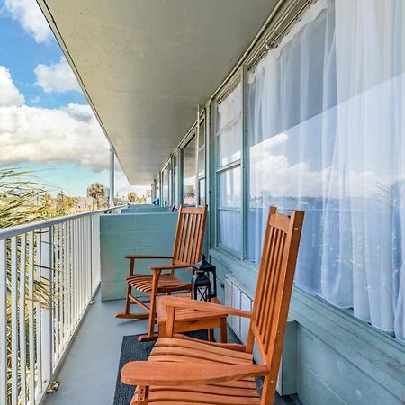 Newly Renovated Oceanfront Studio W/ Balcony - Daytona Beach Lägenhet Exteriör bild