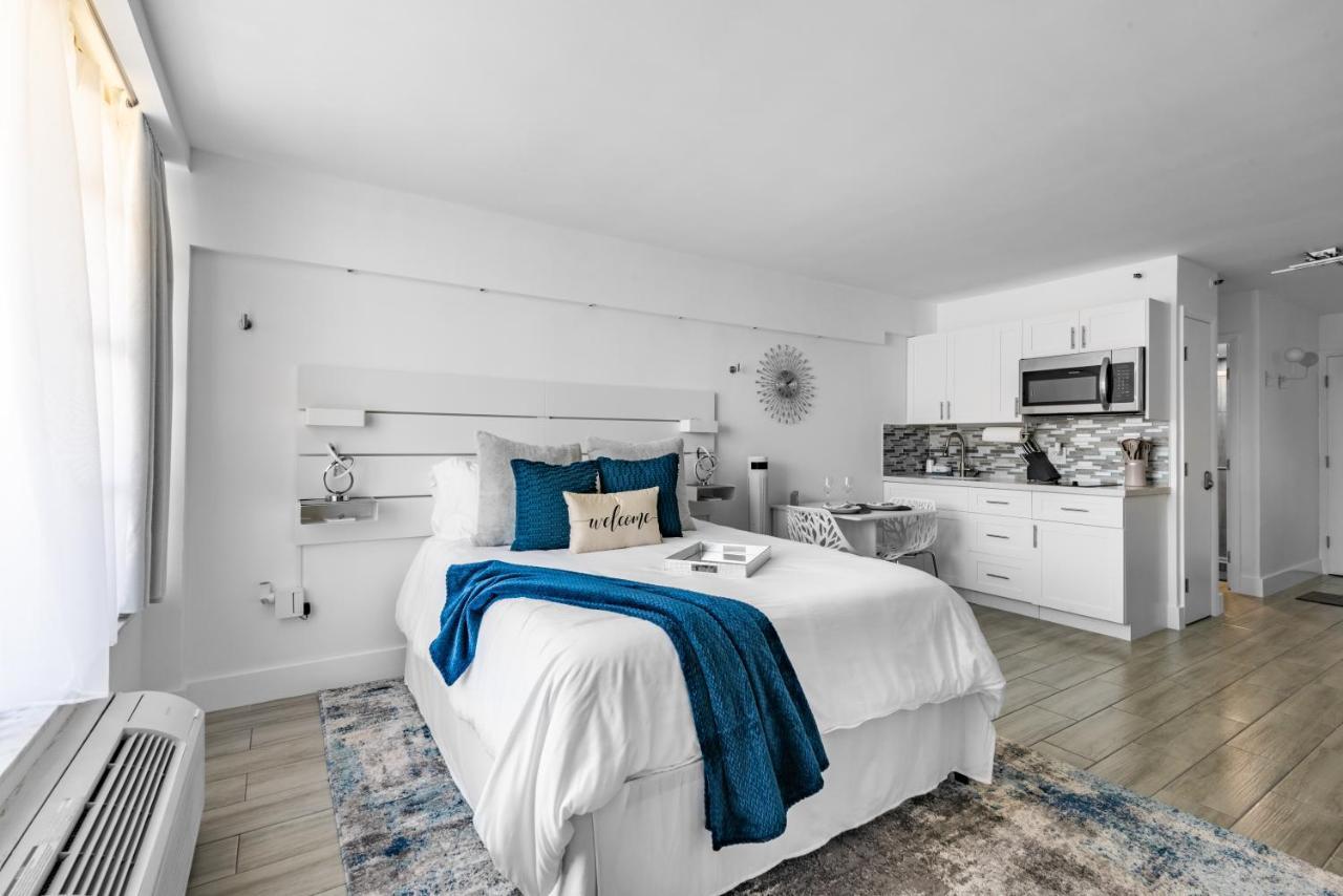 Newly Renovated Oceanfront Studio W/ Balcony - Daytona Beach Lägenhet Exteriör bild