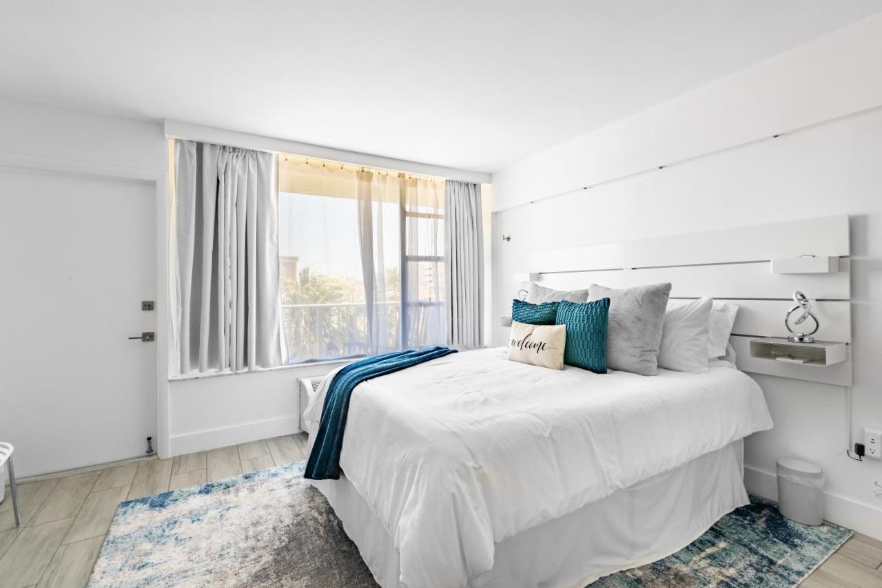 Newly Renovated Oceanfront Studio W/ Balcony - Daytona Beach Lägenhet Exteriör bild