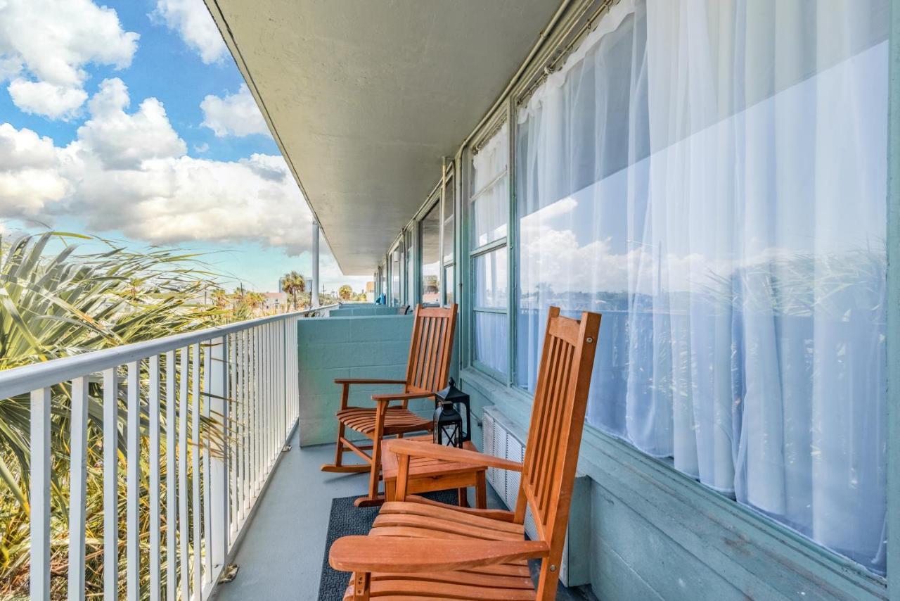 Newly Renovated Oceanfront Studio W/ Balcony - Daytona Beach Lägenhet Exteriör bild