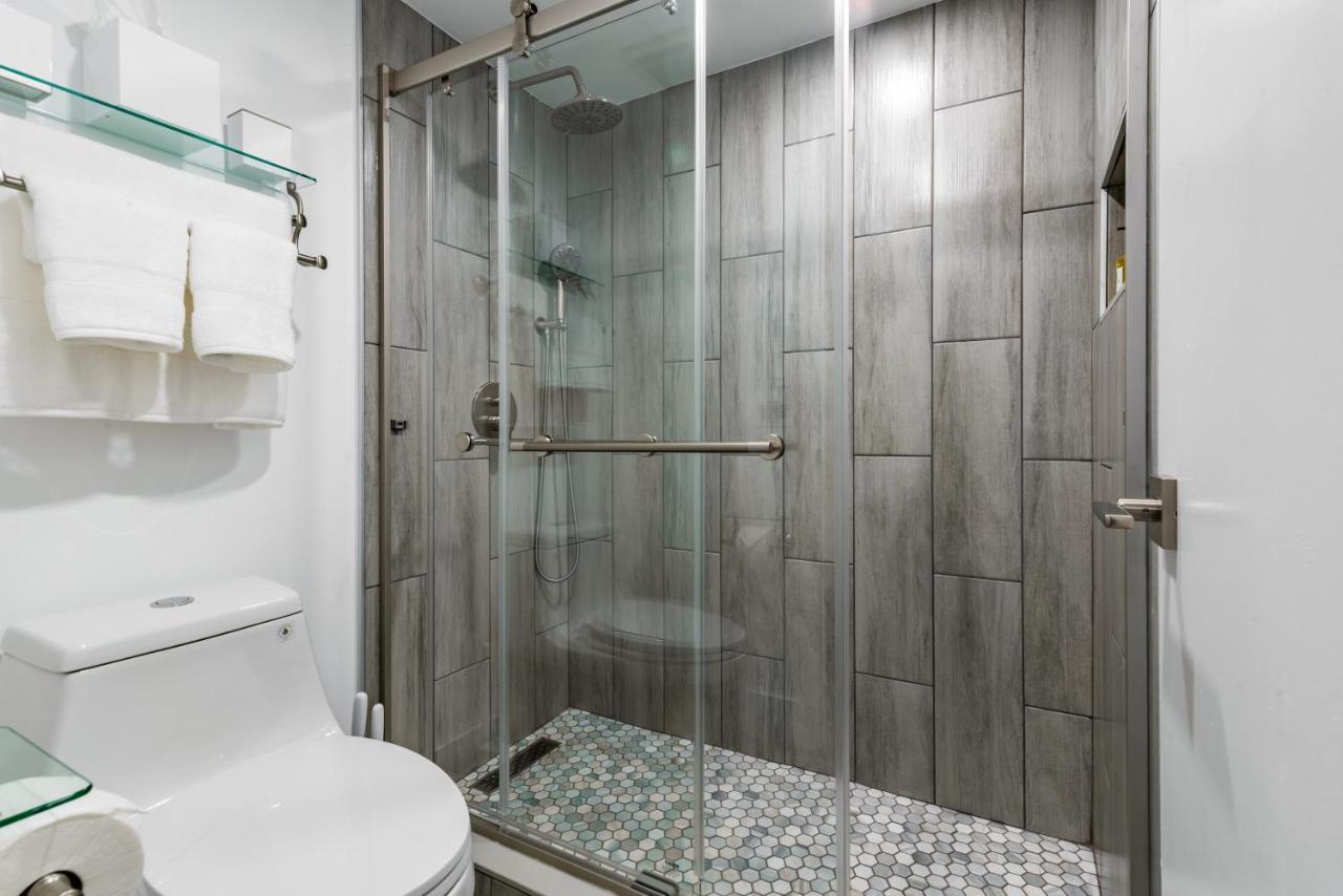 Newly Renovated Oceanfront Studio W/ Balcony - Daytona Beach Lägenhet Exteriör bild